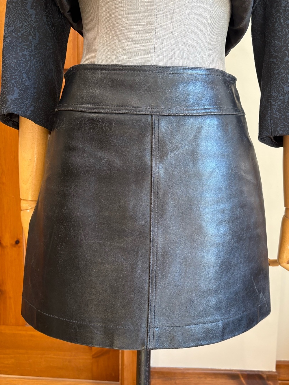 GAP Vintage 1990s Black genuine Leather Mini Skirt, rare, size 8